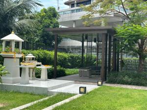 Chill Condo - BTS On Nut - Pool, Gym, Fast Wi-Fi