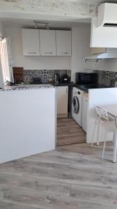 Joli 2 pièces rénové à proximité du centre et plage