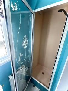 Robins Lodge by the sea