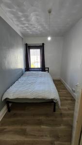 Entire 2 Bedroom Apartment City Centre & Stadium