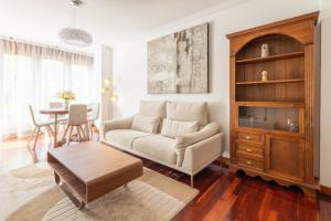 Apartamento de Lujo en Menéndez Pelayo I Parking Privado I Playas I Wifi