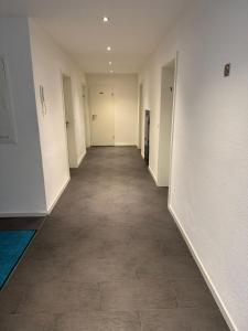 Modernes Zimmer am Campus 3 mit Gemeinschaftsbad