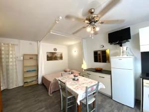 Appartements MORIANI PLAGE Studio climatise 4 pers B2 : photos des chambres