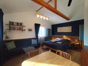 Surányi kék házak