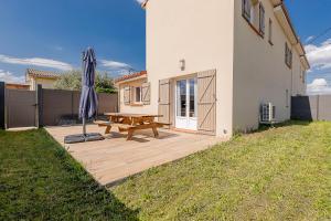 Maisons de vacances Belle maison climatisee - MEET - Aeroscopia - TRAMWAY : Maison 3 Chambres