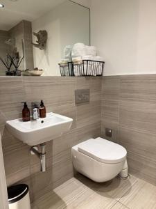 Staycation York at 1 Cocoa Suites with free parking