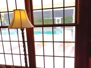 Massive 4 Bedroom House with Pool