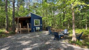 Tiny Cub House with Fast WiFi and Dog Friendly