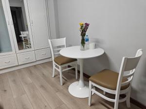 Lux saigon grand manhattan