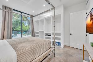 Wonderful New Tropical Pool House North Miami