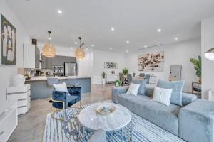 Wonderful New Tropical Pool House North Miami