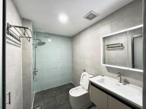 Lux saigon grand manhattan