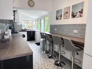 Hambledon House 4BR Entire Home