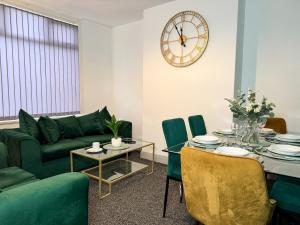 Hambledon House 4BR Entire Home