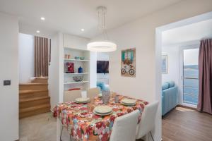 Duplex Laurentis - private pool - beachfront - newly built