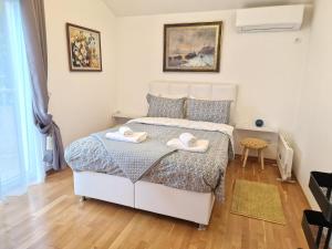 Victor Kotor Sea view