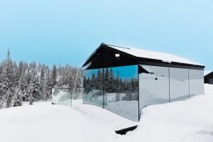Spegill Escape to Mirror Glass and Breathtaking Calm at 1000m