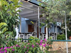 Harilla Hotel