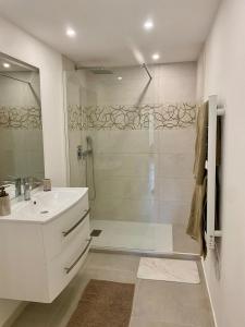 Appartement lumineux, rénové et à 10 min de la plage & parking - Cagnes sur Mer !