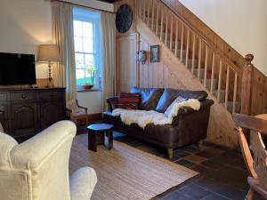 The Back Wing - Pen y Graig Farmhouse, Church Bay, sea views near beach No Pets