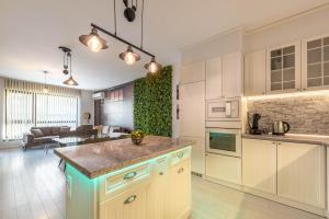 Sea garden luxury apartment