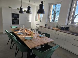 GästeKate - 280qm, Sauna, Kamin, Garten, 4 Hunde, an der Elbe