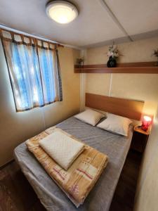 Maisons de vacances MOBIL HOME DANS CAMPING 3 etoiles GORGES DU VERDON CALME 4 PERS PLANCHA : Maison 2 Chambres