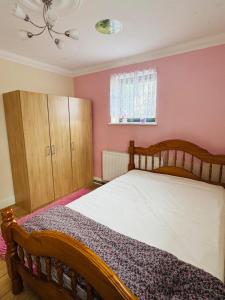 Charming 2 Bedroom Flat with Urban Views