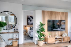 #507 Cartwright - Modern City Apartment