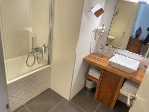 Hotels Hotel Victor Hugo : photos des chambres