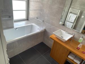 Hotels Hotel Victor Hugo : photos des chambres