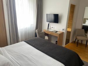 Hotels Hotel Victor Hugo : photos des chambres