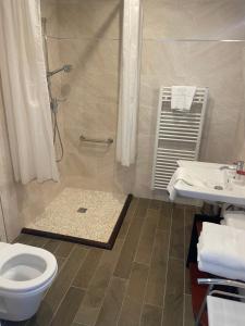 Hotels Hotel Victor Hugo : photos des chambres