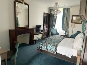 Hotels Hotel Victor Hugo : photos des chambres