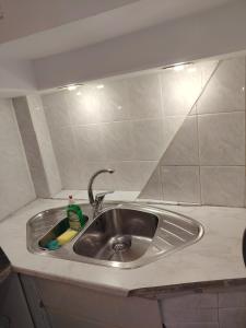 Studio - Sleeps 3 - Balcony - Parking