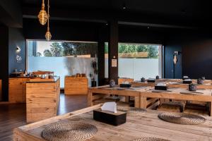 Golden Waves Surf and Yoga Lodge Furadouro