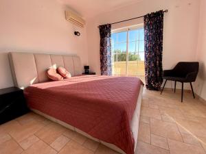 Porto de Mós Family House