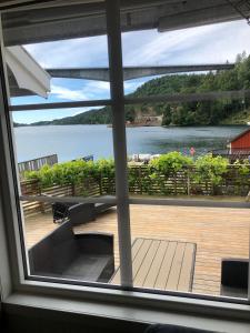 Barnevennlig med strand og hage - Wifi