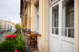 #Cozy Central Nest with Balcony
