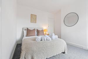 Leicester Central 4BR Home - Garden - Sleeps 10