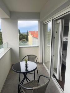 Luxuriöse Residenz mit mehreren Balkonen