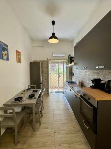 The Roman Stop Apartment-METRO A