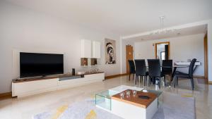 Deluxe Living by LovelyStay