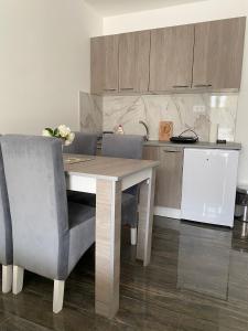 Prenoćište SILVER LUX Srebrno Jezero SL 6