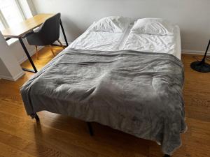 Modern Studio Next to Old Town