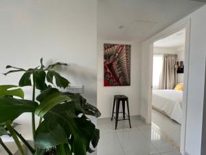 2 Queen br near Pullman D1 , drying machine