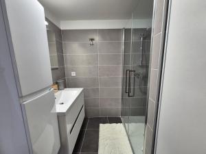 T2 neuf avec sa magnifique vue mer sur la baie de Bandol