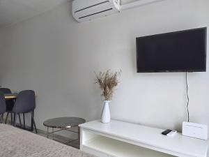 Sea Nest Studija, Maūno Vilos