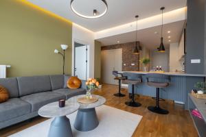 Luxury City-View Apartment & Free Parking