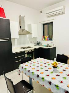 Huge and Stylish, St Julians Central 2BR with 2 BATHS